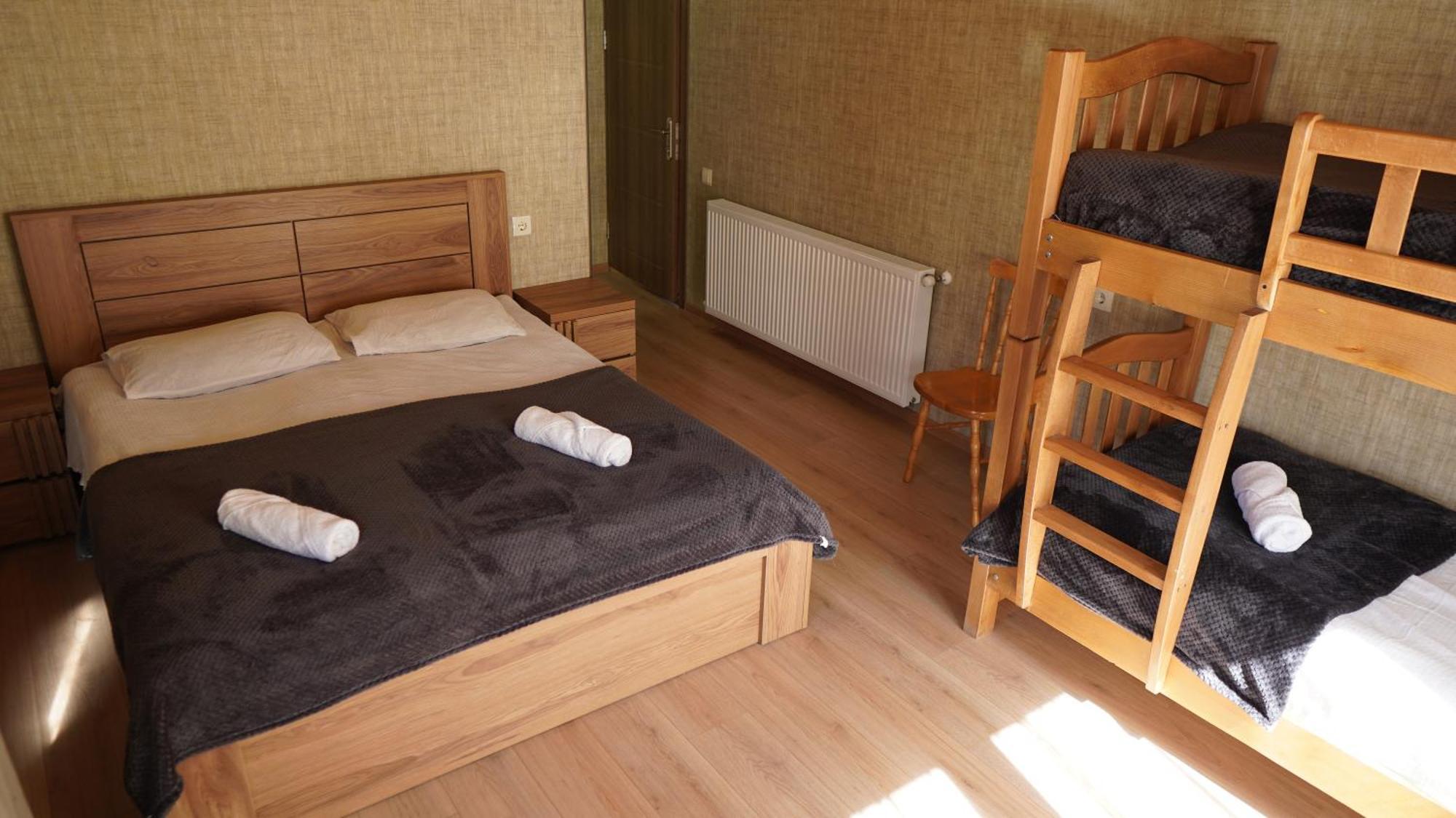 Archil And Nino Gigauri Guest House คัซเบกี ภายนอก รูปภาพ